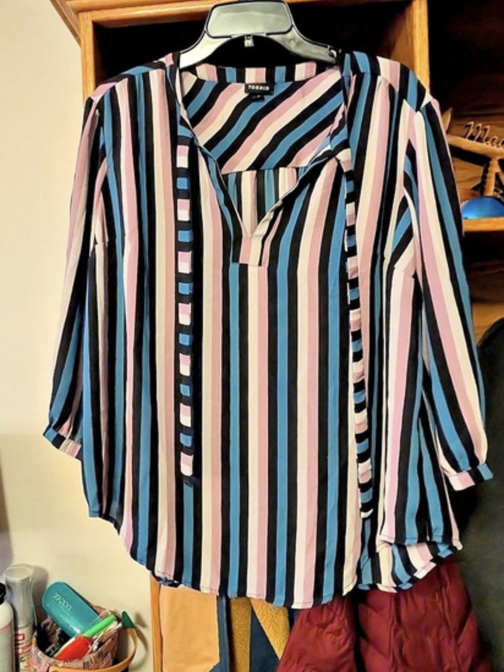 Torrid Striped Blouse in Black & Pink Size 0 Like New